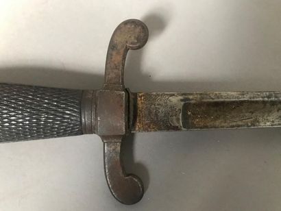 null Petite épée ancienne gravée et son fourreau