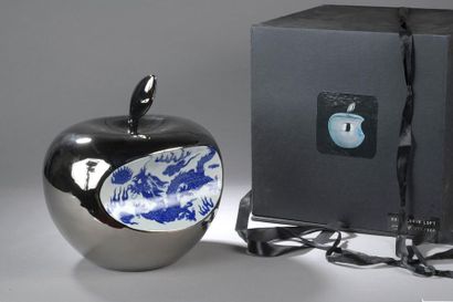 null LI LIHONG (1974)
Apple China, 2008
Céramique peinte à la main, version silver,...