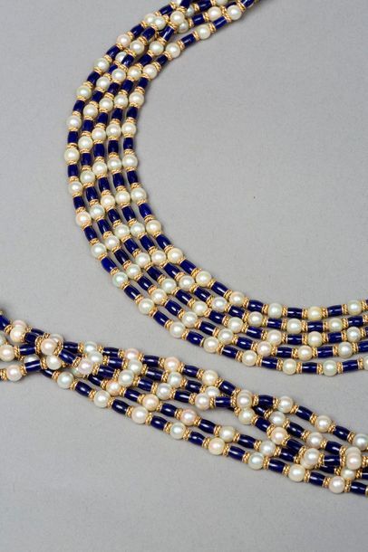 null Demi-parure en or jaune 18k 750‰ comprenant un collier et un bracelet cinq rangs...