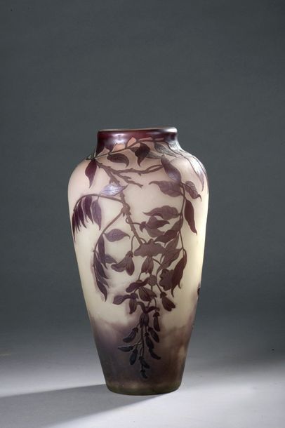 null GALLÉ Émile (1846-1904) (Établissement)


	Grand vase conique à épaulement renflé....