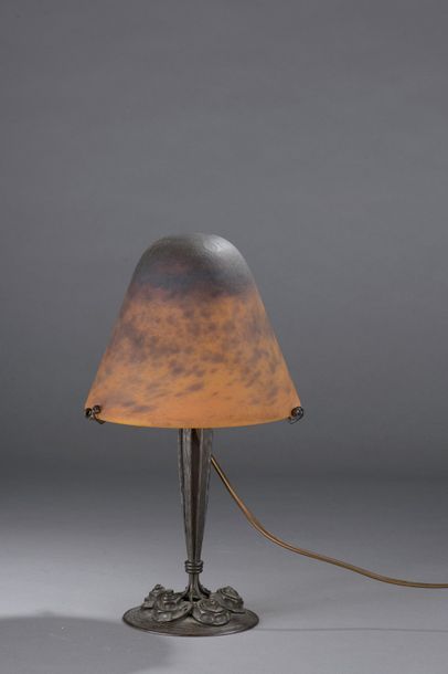 null Edgar BRANDT & DAUM NANCY (1880-1960)


Lampe - Circa 1925


Piétement en fer...