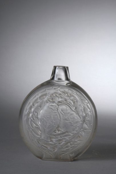 null LALIQUE René (1860-1945)


	Vase « Deux moineaux dormant ». Épreuve de tirage...