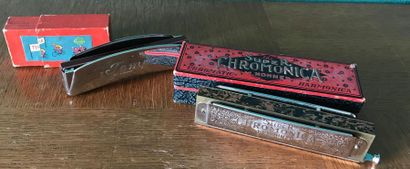 null Deux harmonicas dont l'un de marque HOHNER