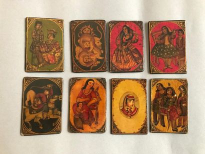 null 8 cartes à jouer à décor de personnages en bois peint et laqué
6 x 4 cm cha...