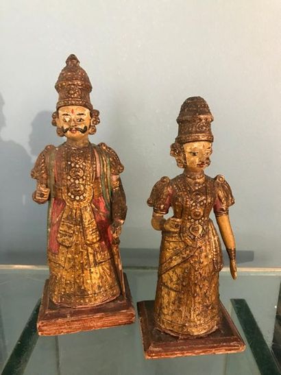 null 2 figurines en bois polychrome
H : 21 et 18 cm