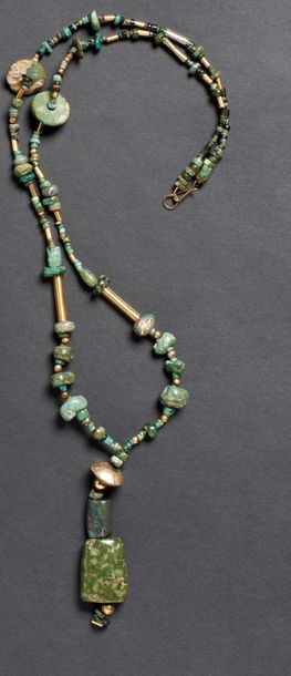 null COLLIER Culture Sinù, Colombie
1000-1500 ap J.-C
Collier composé de perles turquoise...