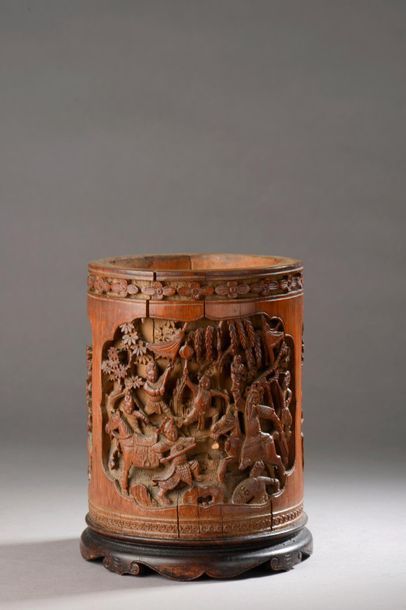 null Pot à pinceaux en bambou de forme cylindrique, à décor sculpté de scènes de...