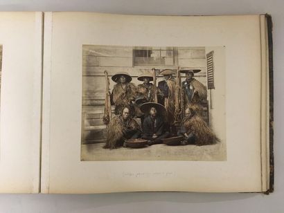 null Album de photos, Japon
Fin du XIXème siècle.
31.5 x 39 cm
(usures)