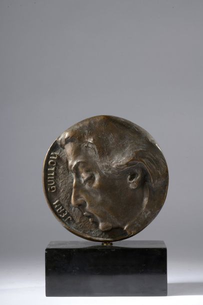 Félix SCHIVO (1924-2006) 

MEDAILLE DE JEAN GUILLOU, 1974


Avers : Portrait de Jean...