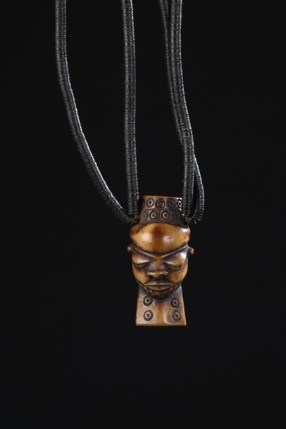 null COLLIER A PENDENTIF IKOKO PENDE, République Démocratique du Congo


Ivoire*...