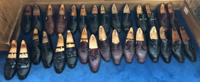 Lot de chaussures Homme en cuir, tailles...