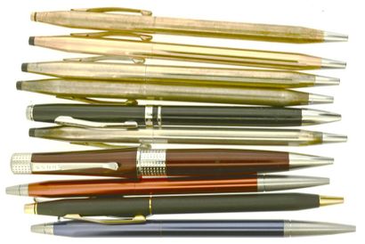 null *CROSS
Lot de plus de 85 stylos plumes, billes, rollers et porte-mines comprenant...