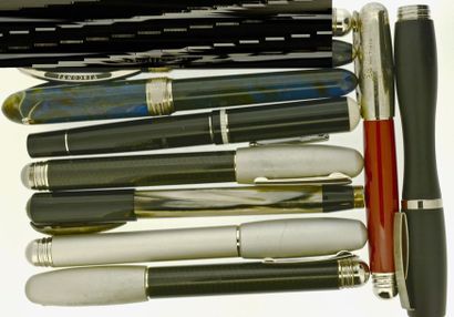 null *IMPORTANT LOT
De plus de 280 stylos plumes, mines, billes et rollers, comprenant...