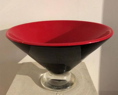 null Coupe évasée en verre bicolore rouge et noir
16,5 x 29 cm