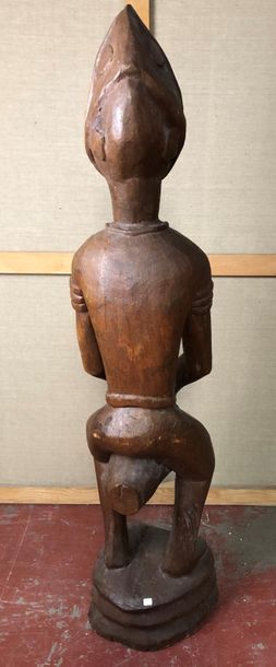 null Sculpture en bois représentant un joueur de percussions
H : 156 cm