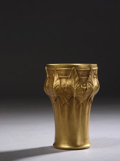 KANN Léon (1859-1925)
Vase en bronze à patine...