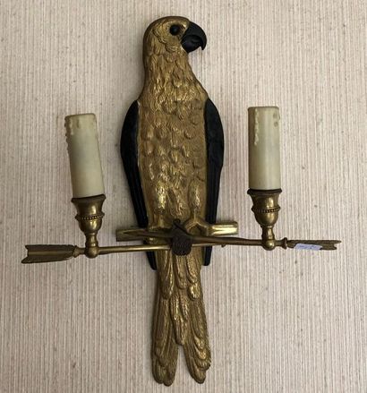 null Paire d'appliques aux oiseaux en bronze patiné et doré H : 35 cm