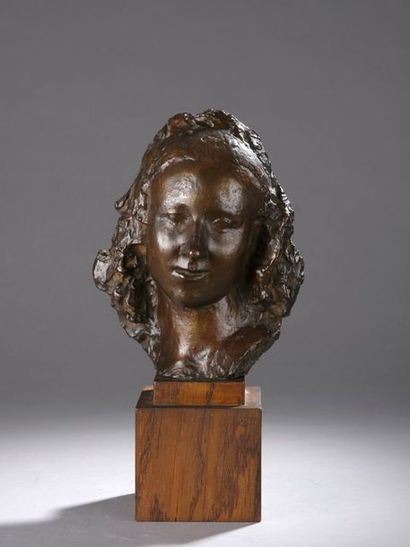 null Jean OSOUF (1898-1996)


Masque de Coralie, 1935-1945


Épreuve en bronze à...