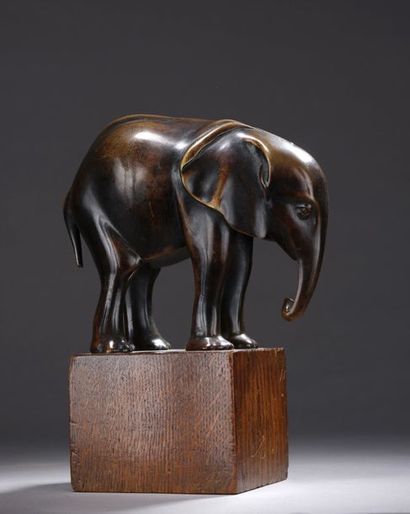 null Armand PETERSEN (1891-1969)


Éléphant d’Afrique, 1928


Épreuve en bronze à...