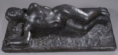 null Joseph HEBRONI (1888 - 1963)


Jeune fille allongée


Épreuve en plâtre patinée....