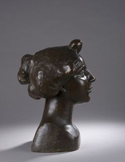 null Aristide MAILLOL (1861-1944)


Tête du Printemps, 1911-1912


Épreuve en bronze,...