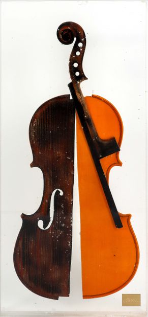  ARMAN (1928-2005). Danse du feu - 1997. Inclusion de violon en bois calciné sous... Gazette Drouot