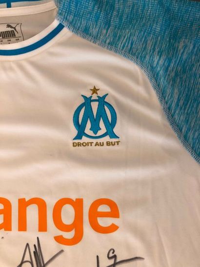 null Olympique de Marseille, 

Maillot domicile Europe de la saison 2018/2019, et...