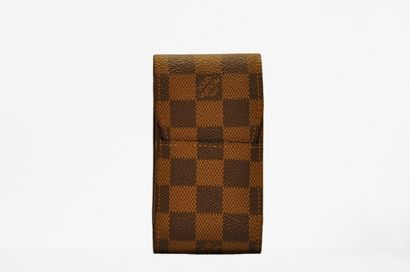 null Louis VUITTON:  circa 2008 : Ebony checkerboard cigarette case. Very good condition....