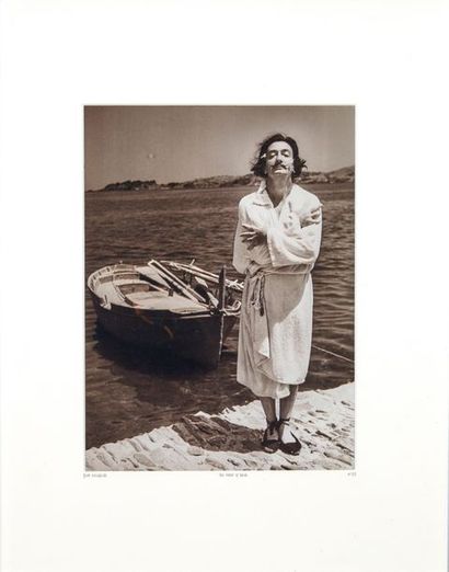 null Jean DIEUZAIDE (1921-2003). "Dali avant le bain". Tirage photographique sous...