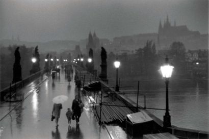 null Willy RONIS (1910-2009)?Le Pont Charles, Prague 

Date : 1967

Etat : Parfait

Format...