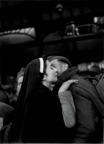 null Willy RONIS (1910-2009)?Le Retour du prisonnier, Paris

Date : 1945

Etat :...