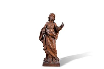 null Saint personnage en bois sculpté.
XVIIe siècle
Hauteur : 40 cm
(petits accidents...