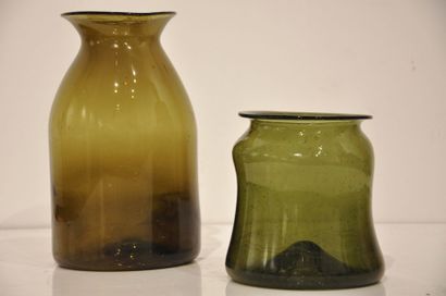 null Lot comprenant deux bocaux en verre de couleur vert.

Epoque début du XIXème...