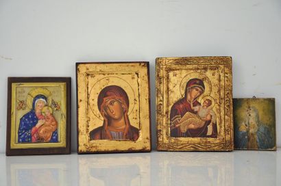 null Lot comprenant :

- 3 reproductions sur bois d'icônes byzantine.

- 1 reproduction...