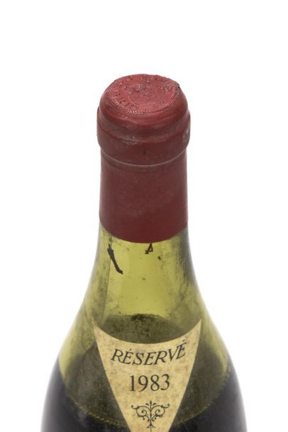 null 1 bouteille CHATEAUNEUF DU PAPE Rouge (7 cm; e.l.a; clm.s; capsule bosselée)

Château...