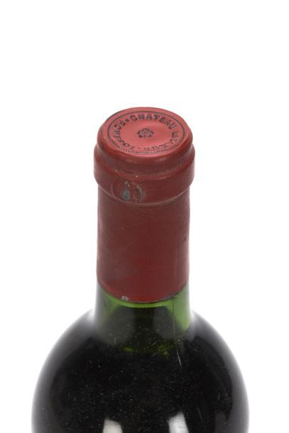 null 1 bouteille CHATEAU LAFLEUR (B.G; e.t.h; 1 accroc côté capsule)

Pomerol, 1...