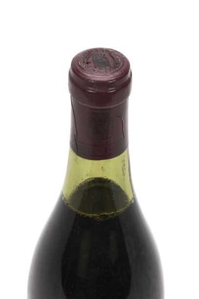 null 1 bouteille CLOS DES LAMBRAYS (Grand Cru) 3,8 cm; bouteille reconditionnée au...