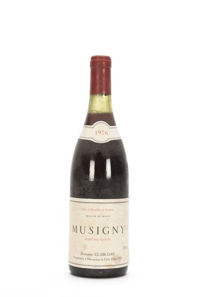 1 bouteille MUSIGNY (Grand Cru) 2,5 cm; e.t.h;...