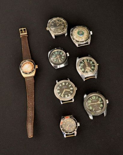 null Set of 8 diving watches for women.

Round case, rotating bezel, fluted crown,...
