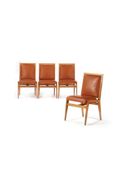 null Maxime OLD

(1910-1991)

4 Council chairs

Cherry wood, leather

88 x 45 x 54...