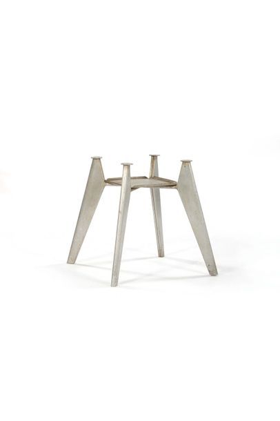 Jean PROUVE 
(1901-1984) 
Pedestal table...