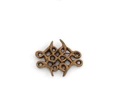 null LINE VAUTRIN (1913-1997)
Broche en bronze doré figurant des entrelacs.
Non signé.
Dimensions...