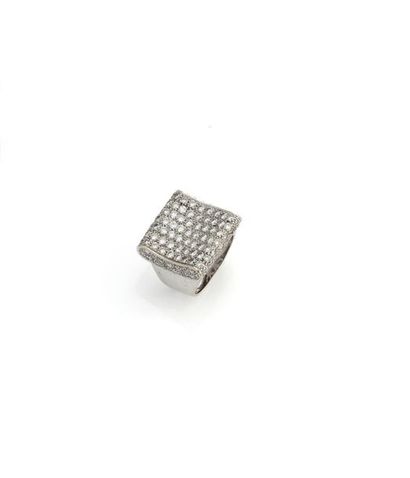 null Cocktail ring in 18K (750/1000) white gold composed of a large square cocave...