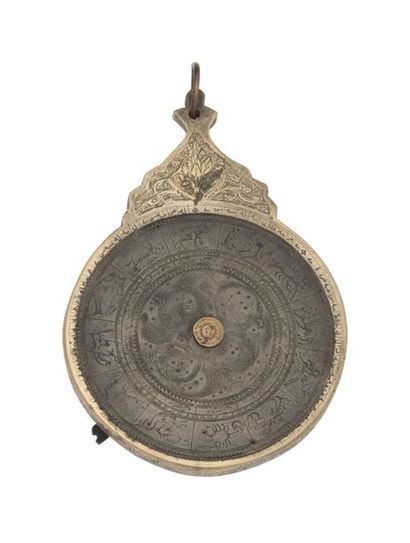  Imitation d’un astrolabe avec araignée et quatre tympans ; fabrication pour touristes...