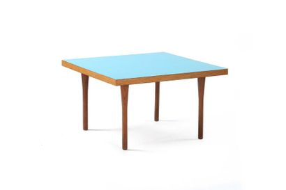 null Nanna DITZEL (1923-2005) 

Table?Chêne, mélamine?51 x 84 x 84 cm. Søren Willadsen,...