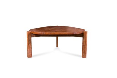 null Pierre JEANNERET (1896-1967) 

Table Teck, teak veneer 40.5 x 87.5 x 87.5 cm....