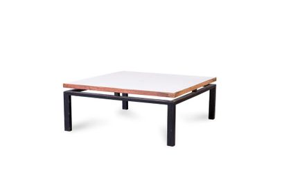 null Charlotte PERRIAND (1903-1999) 

Table Mélaminé, metal, rubber 30 x 75 x 75...