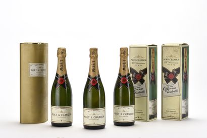null 2 B CHAMPAGNE BRUT IMPÉRIAL (250th anniversary 1743-1993) (case) Moët & Chandon...