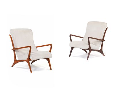null Sergio RODRIGUES (1927-2014) 

Suite de 2 fauteuils Acajou, velours 90 x 68...
