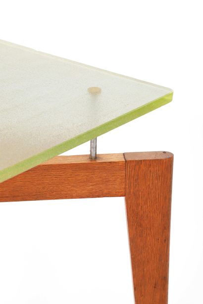 null TRAVAIL FRANÇAIS 

Table Verre, bois 74 x 150 x 80 cm. Circa 1950 

Dining table Wood,...